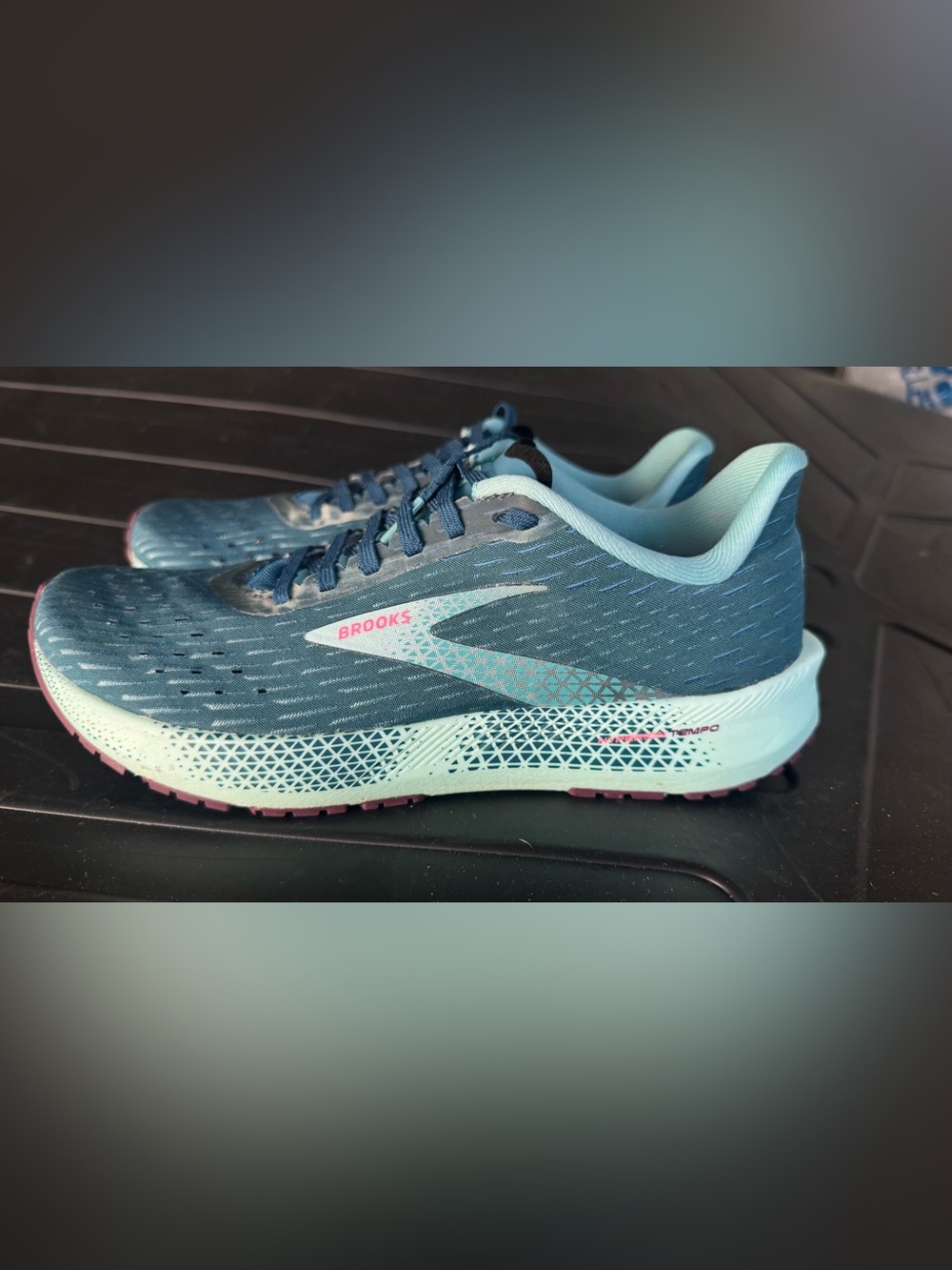 Brooks Women’s Navy and Light Teal Running Shoe
